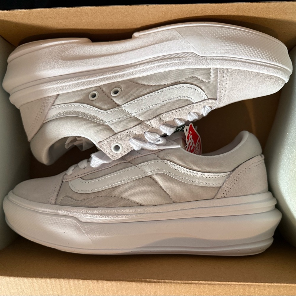 🆕 vans - old skool

COMFYCUSH
old skool over
8.5

light grey/white